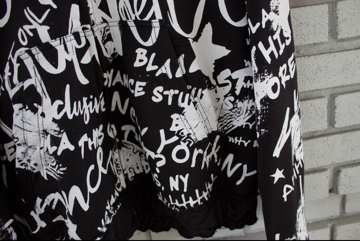 Voyance Black Graffiti Zip